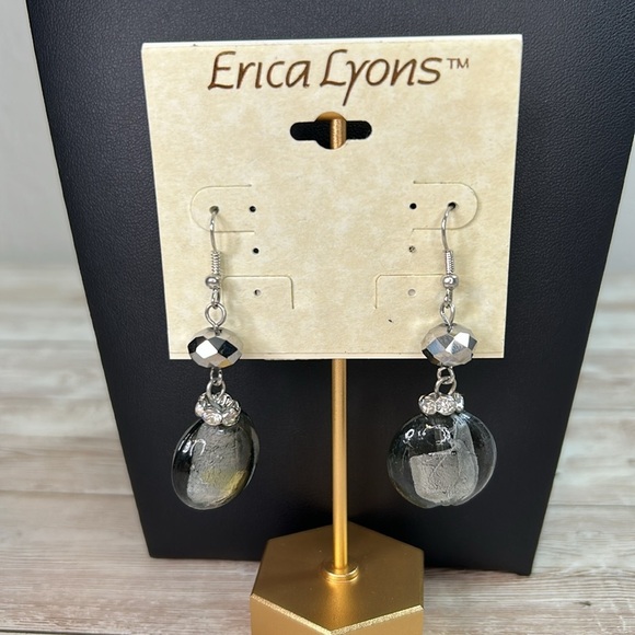 Offered in a live - Picture 5 of 5